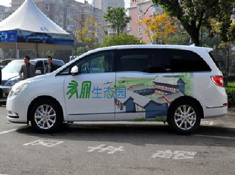 修文户外车贴喷绘如何保持效果?